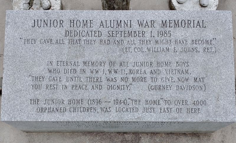 Junior Home Alumni War Memorial image. Click for full size.