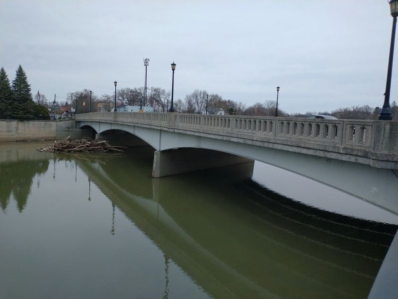 The Veterans Memorial Bridge image. Click for full size.