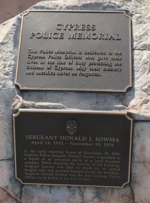 Cypress Police Memorial image. Click for full size.