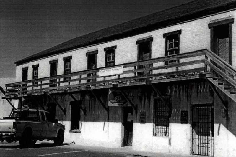 Mifflin Kenedy Warehouse and Old Starr County Courthouse image. Click for more information.