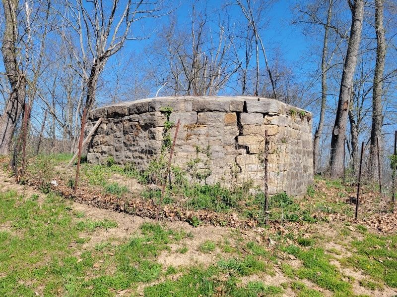Stone Cistern image. Click for full size.