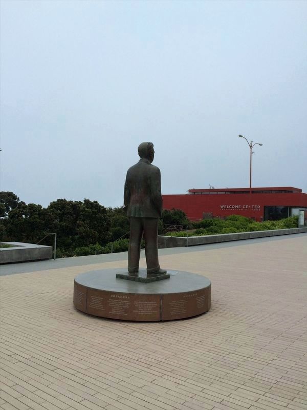 Joseph Strauss Legacy Circle Monument image. Click for full size.