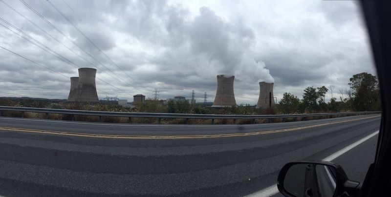 Three Mile Island Nuclear Reactor image. Click for full size.
