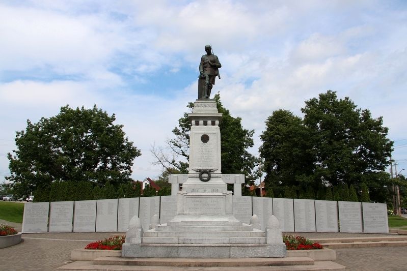 Memorial Park Cenotaph and Statue image. Click for full size.