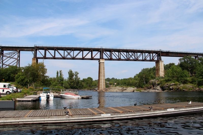 Canadian Pacific Railway trestle at Parry Sound image. Click for full size.