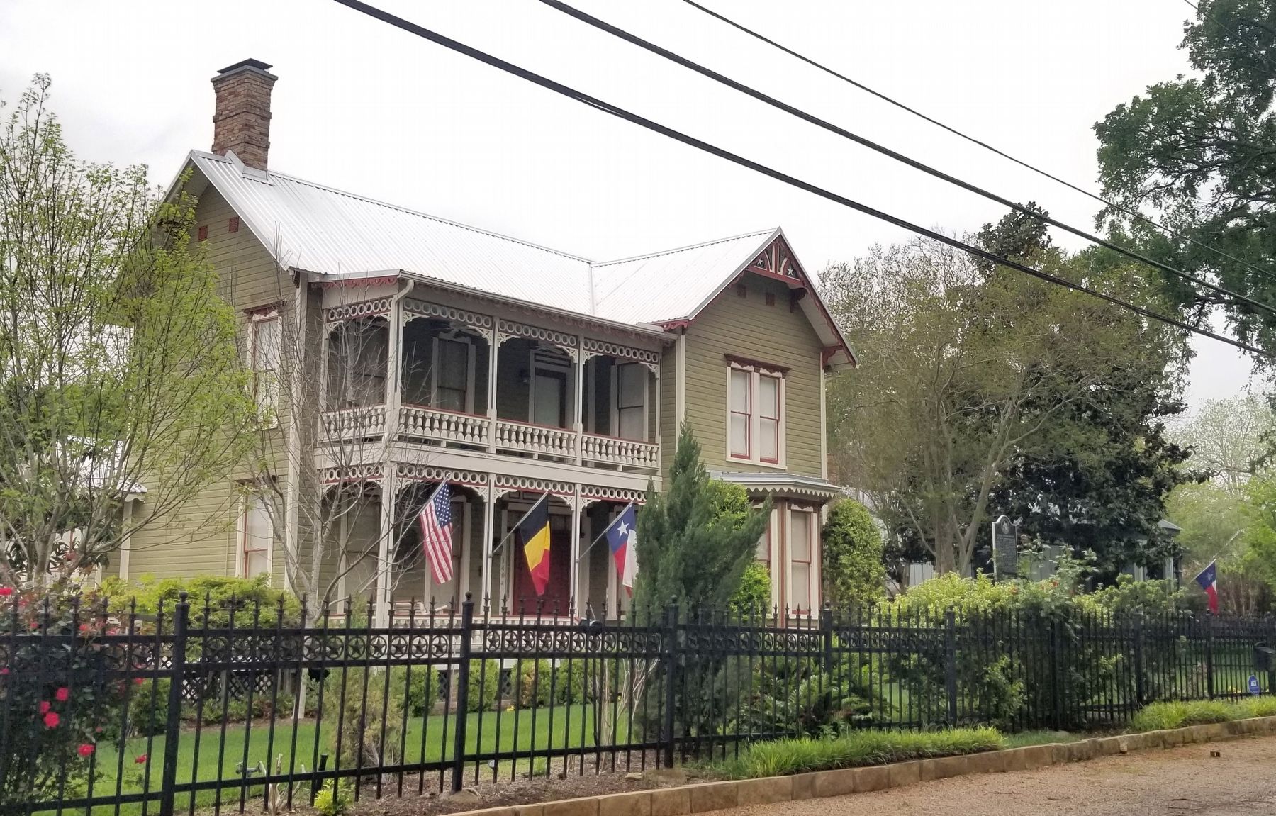 The view of the Allen-Fowler House and marker from the street image. Click for full size.