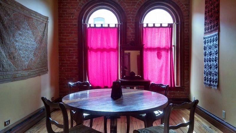 Second floor formal dining rm image. Click for full size.
