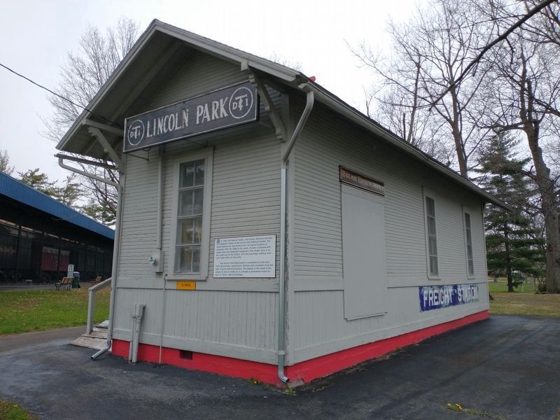 D T & I Railroad's Uniopolis, Ohio, Station image. Click for full size.