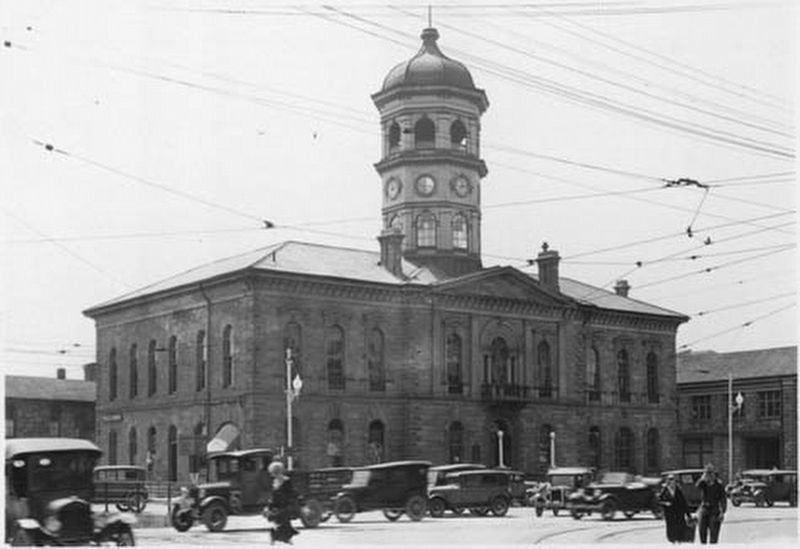 Old Guelph City Hall image. Click for full size.