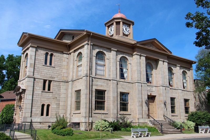 The Dundas Town Hall image. Click for full size.