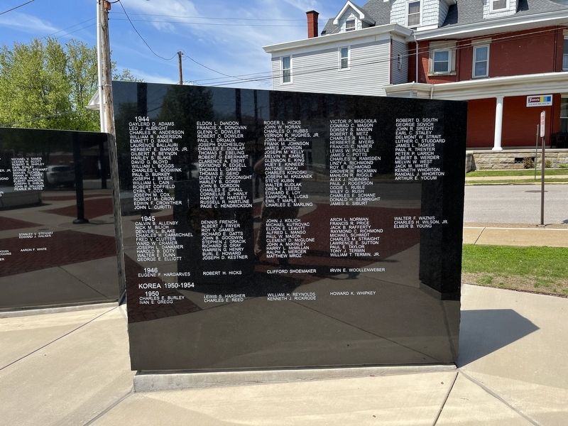 Gold Star Families Memorial Monument image. Click for full size.