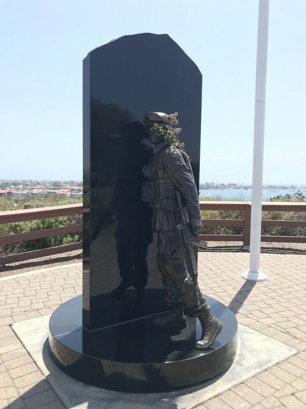 1st Battalion, 1st Marines, 1st Marine Division Memorial image. Click for full size.