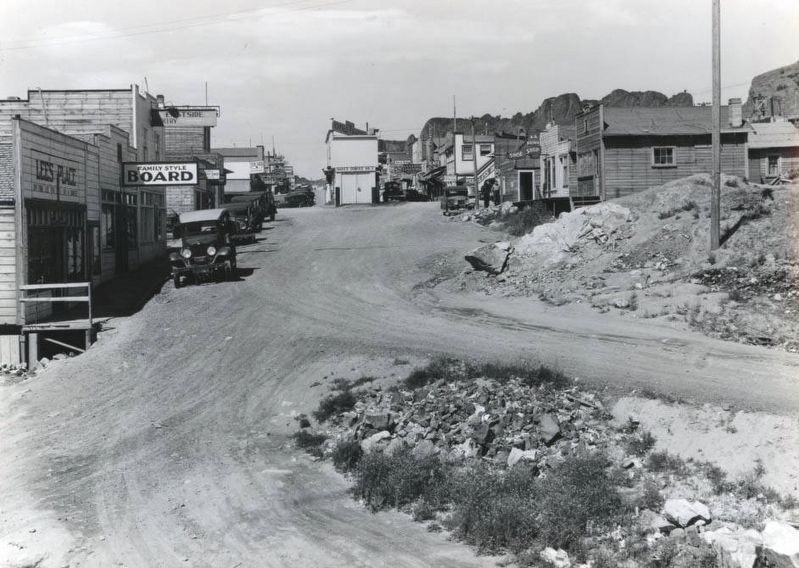“B” Street at Grand Coulee image. Click for full size.