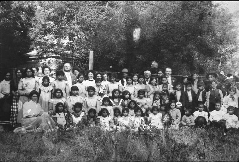 Spokane/Colville students at Fort Spokane Indian School image. Click for full size.