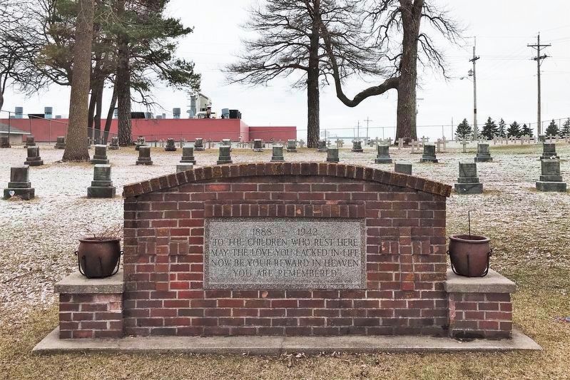 Cemetery Memorial image. Click for full size.