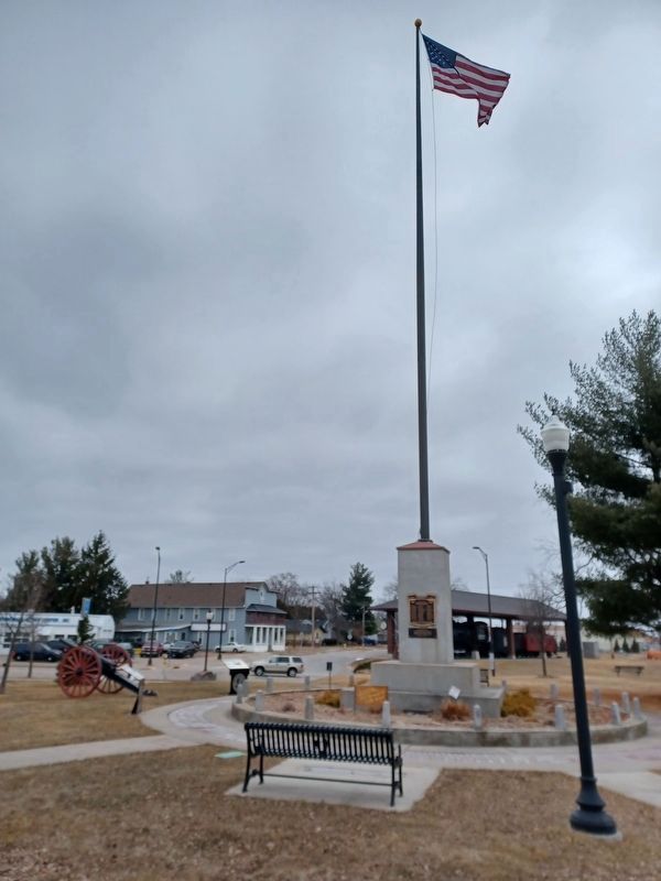 WWI Memorial and marker image. Click for full size.