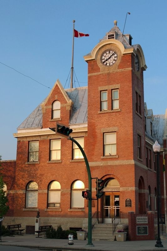 Old Humboldt Post Office / Ancien bureau de poste Marker. Click for full size. Old Humboldt Post Office / Ancien bureau de poste Marker image. Click for full size.