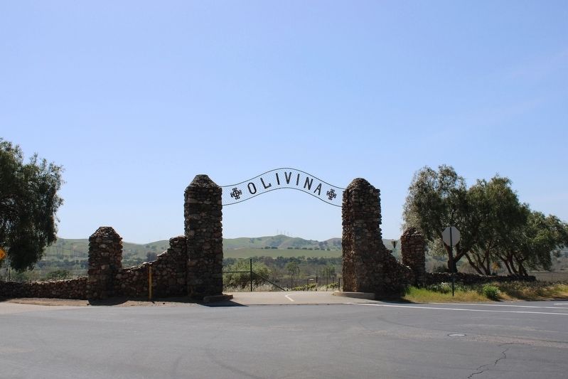 Olivina Gate at the corner of Wetmore Road and Arroyo Road image. Click for full size.