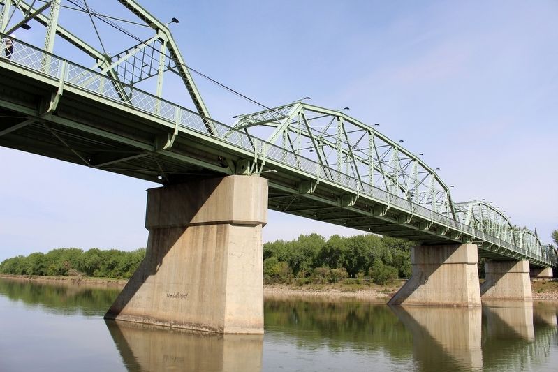 Finlay Bridge image. Click for full size.