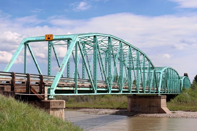 MacKenzie Bridge image. Click for full size.