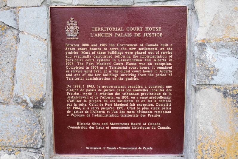 Territorial Court House/L'ancien palais de justice Marker image. Click for full size.