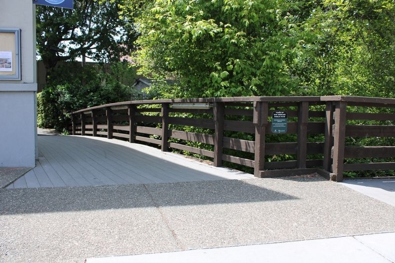 Magnolia Avenue Bridge image. Click for full size.