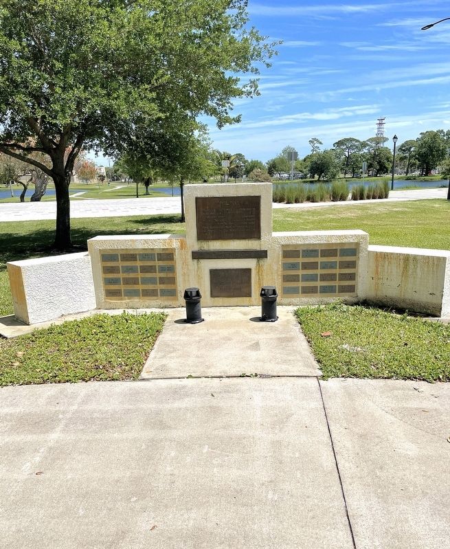 Civil War Veterans Memorial image. Click for full size.