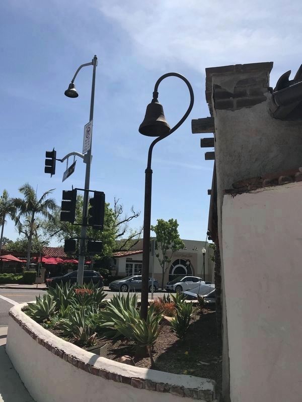 Camino Real Bell and Marker image. Click for full size.
