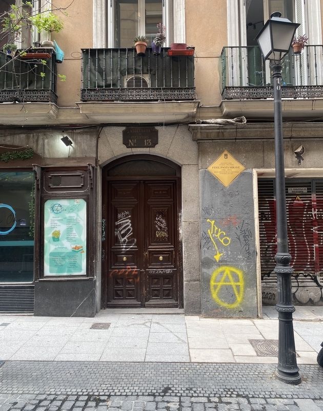 Fidel Pag�s Mirav� Marker - wide view image. Click for full size.