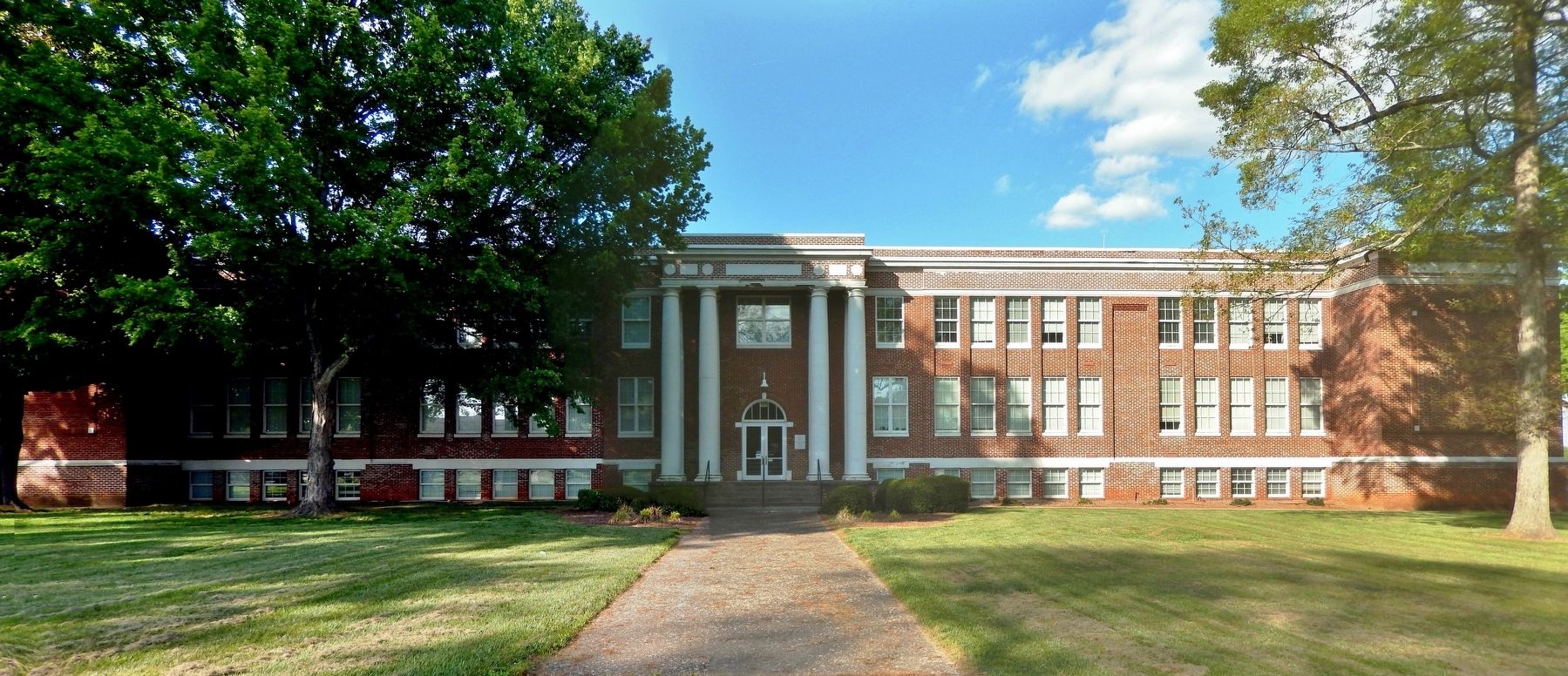 Cool Springs High School (<i>south elevation</i>) image. Click for full size.