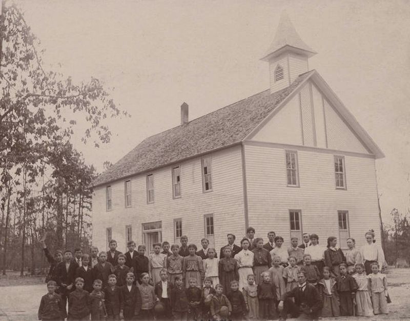 Students in front of Sand Mountain Institute, Dutton, AL image. Click for full size.