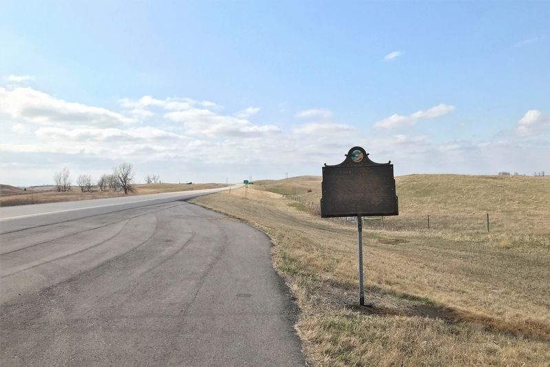 Roberts County / Grant County Marker, from the east image. Click for full size.