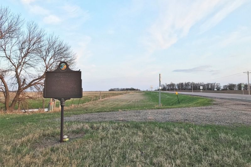 Roberts County / Grant County Marker, from the north image. Click for full size.