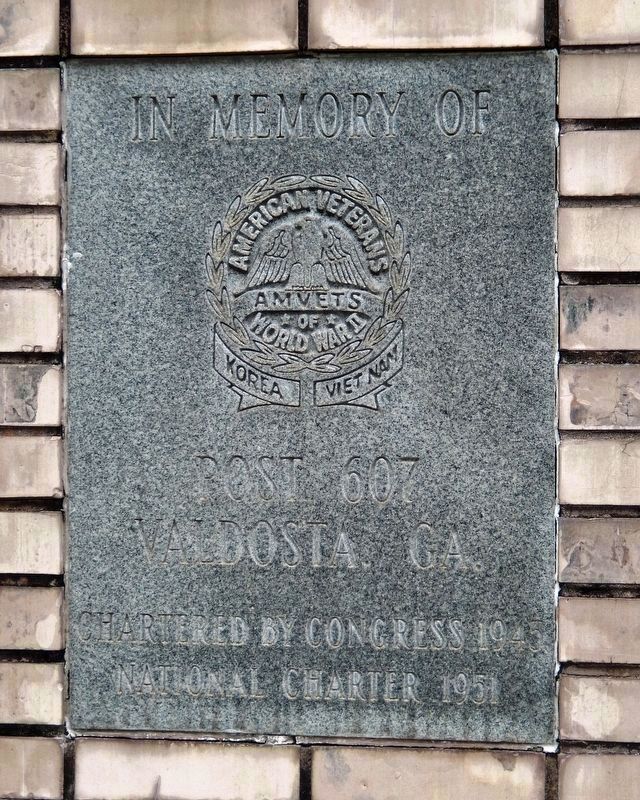 American Veterans Post 607 Plaque<br>(<i>southeast face of monument</i>) image. Click for full size.