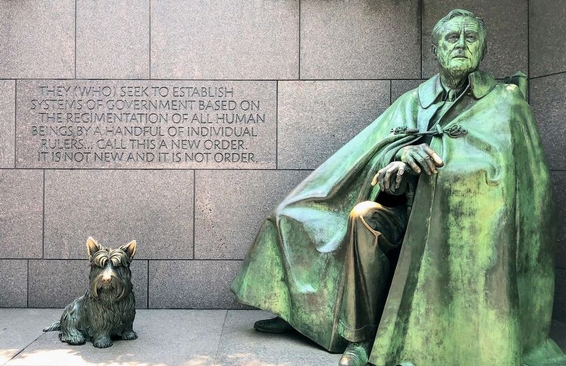FDR and Fala Sculptures image. Click for full size.