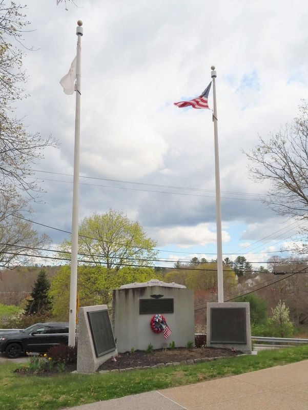 North Smithfield Veterans Monument image. Click for full size.