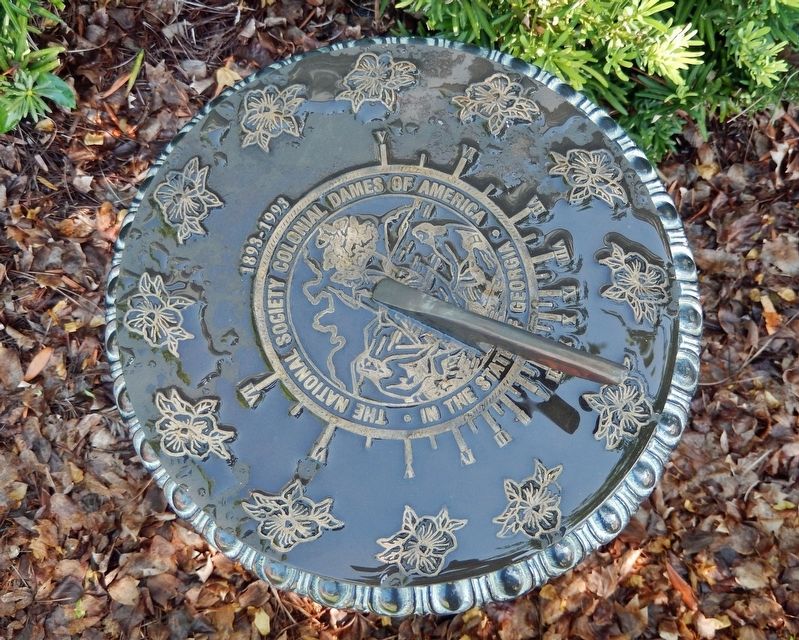 Colonial Dames of America Centennial Sundial Face image. Click for full size.