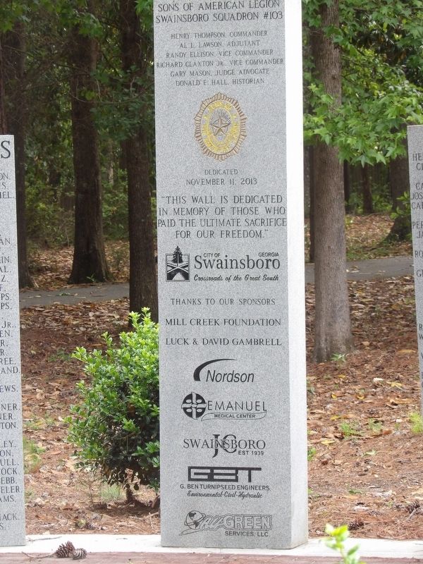 Swainsboro War Memorial (center) image. Click for full size.