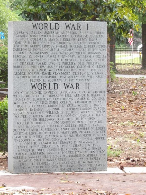 Swainsboro War Memorial (World Wars I and II) image. Click for full size.