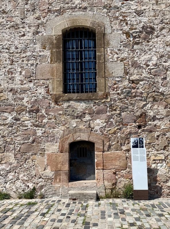 Els calabossos del Castell / The Castle Dungeons / Los Calabozos del Castillo Marker - wide view. Click for full size. Els calabossos del Castell / The Castle Dungeons / Los Calabozos del Castillo Marker - wide view image. Click for full size.