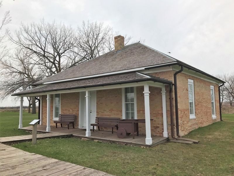 Doctor's Residence Marker & Building image. Click for full size.