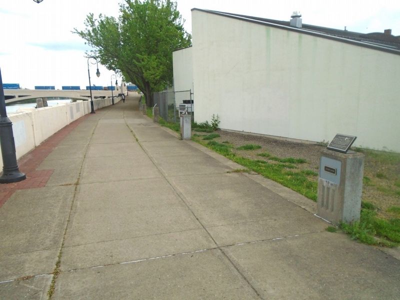 Dr. Martin Luther King, Jr. Memorial Promenade, looking north image. Click for full size.