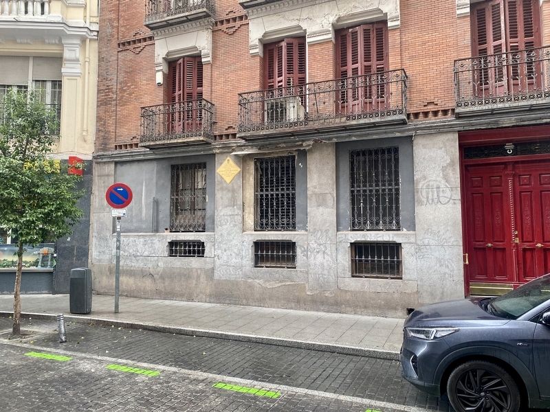 Ram�n de Mesonero Romanos Marker - wide view image. Click for full size.
