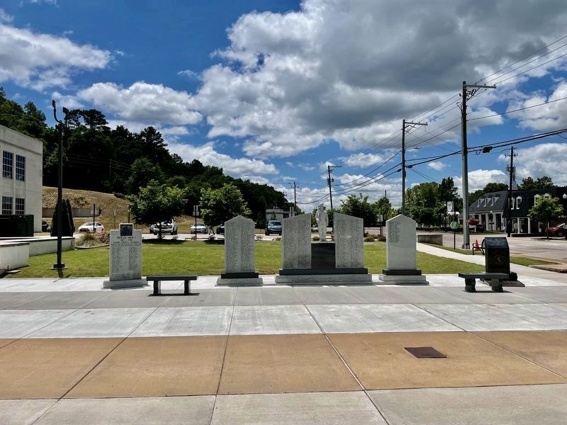 Memorial (on left) has been moved to west side of courthouse. image. Click for full size.