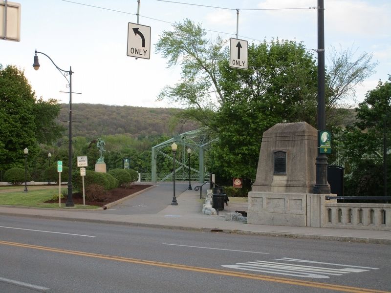 Southeast Corner, Memorial Bridge image. Click for full size.