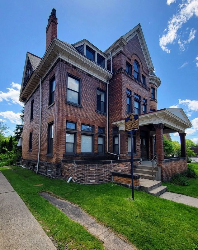 Budke House and Marker image. Click for full size.