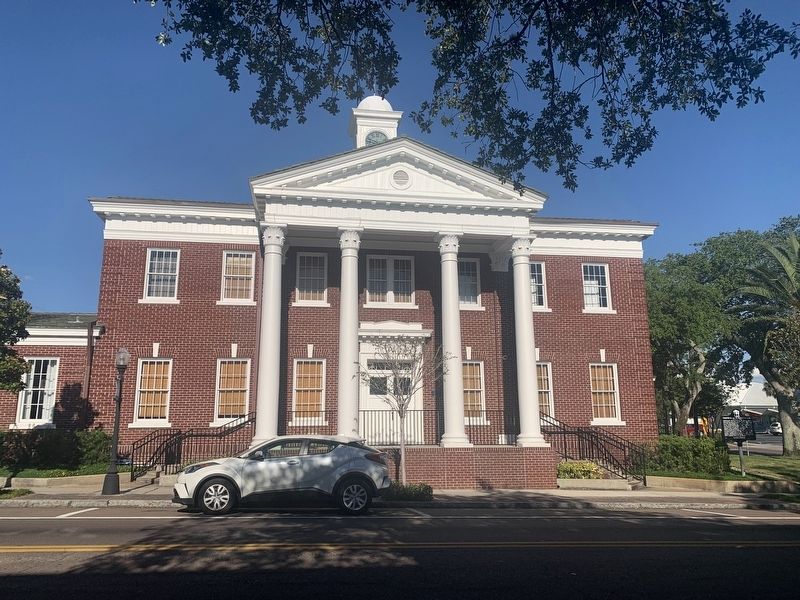 Tarpon Springs Old City Hall and Marker image. Click for full size.