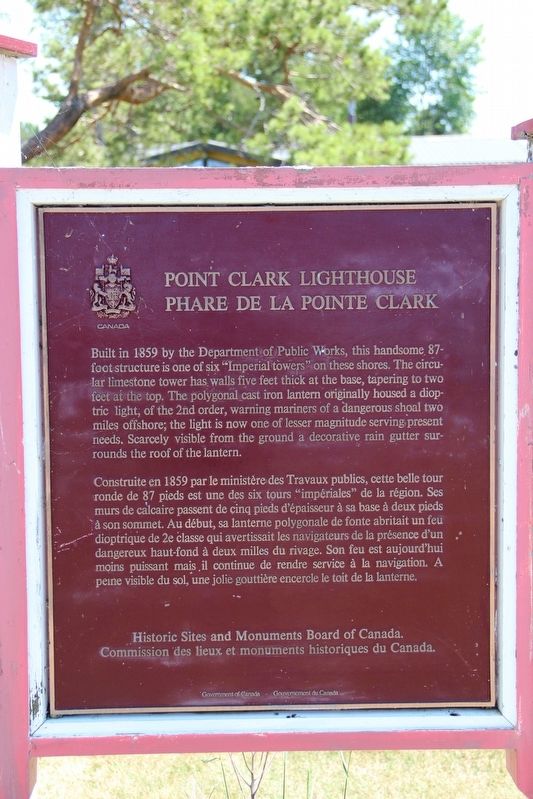 Point Clark Lighthouse / Phare de la Pointe Clark Marker image. Click for full size.