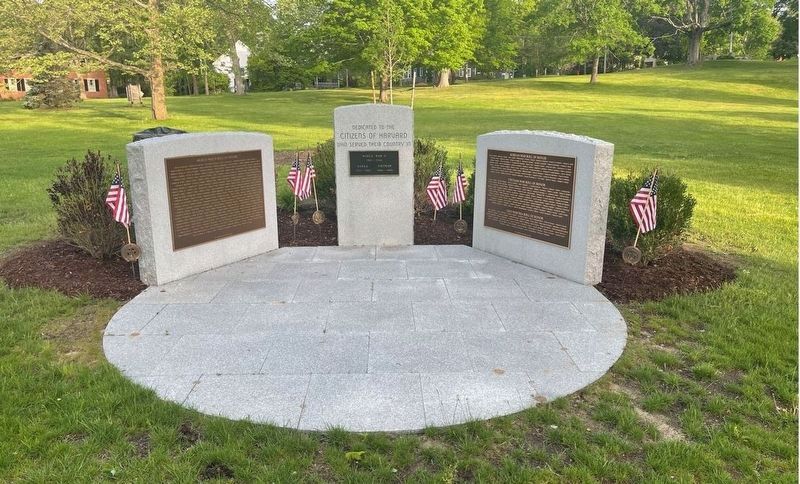 Harvard Veteran's Memorial image. Click for full size.