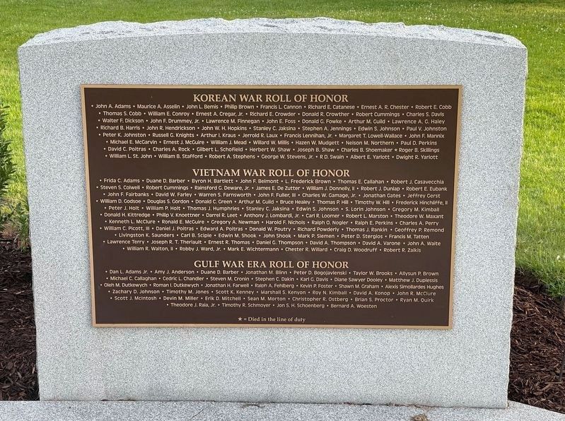 Harvard Veteran's Memorial image. Click for full size.